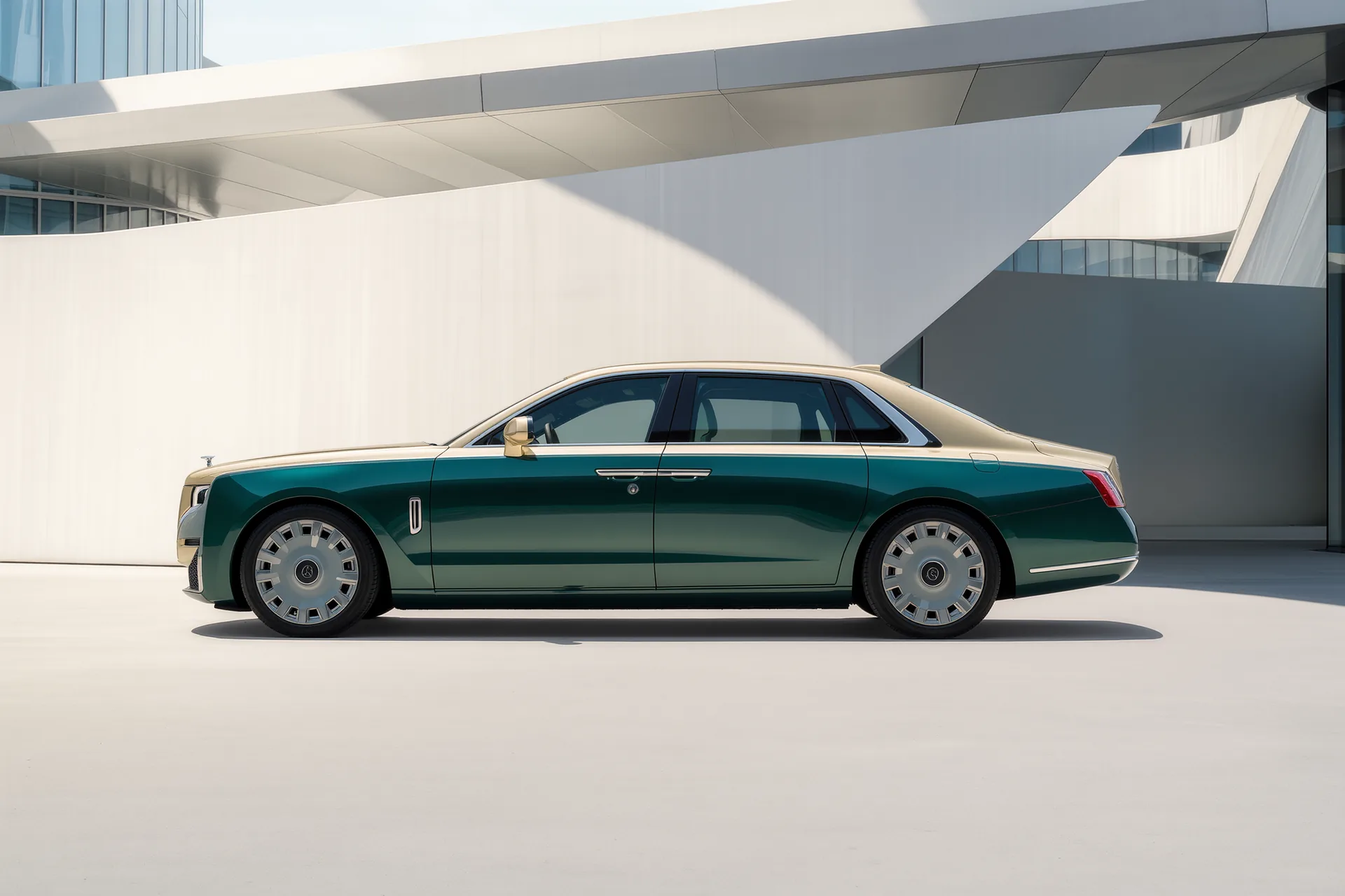 Vue latérale d'une berline aux roues poussées aux angles et au long capot, proportions équilibrées